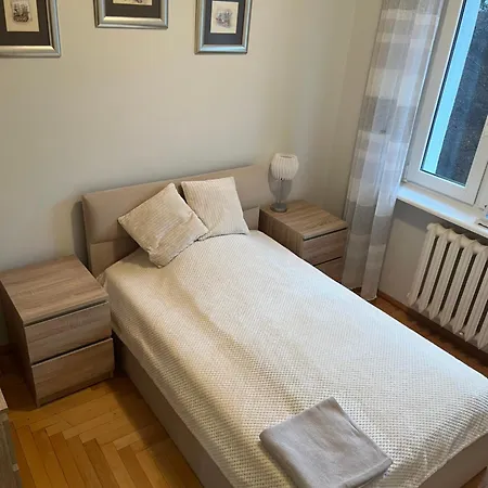 Elizabeth Apartment *